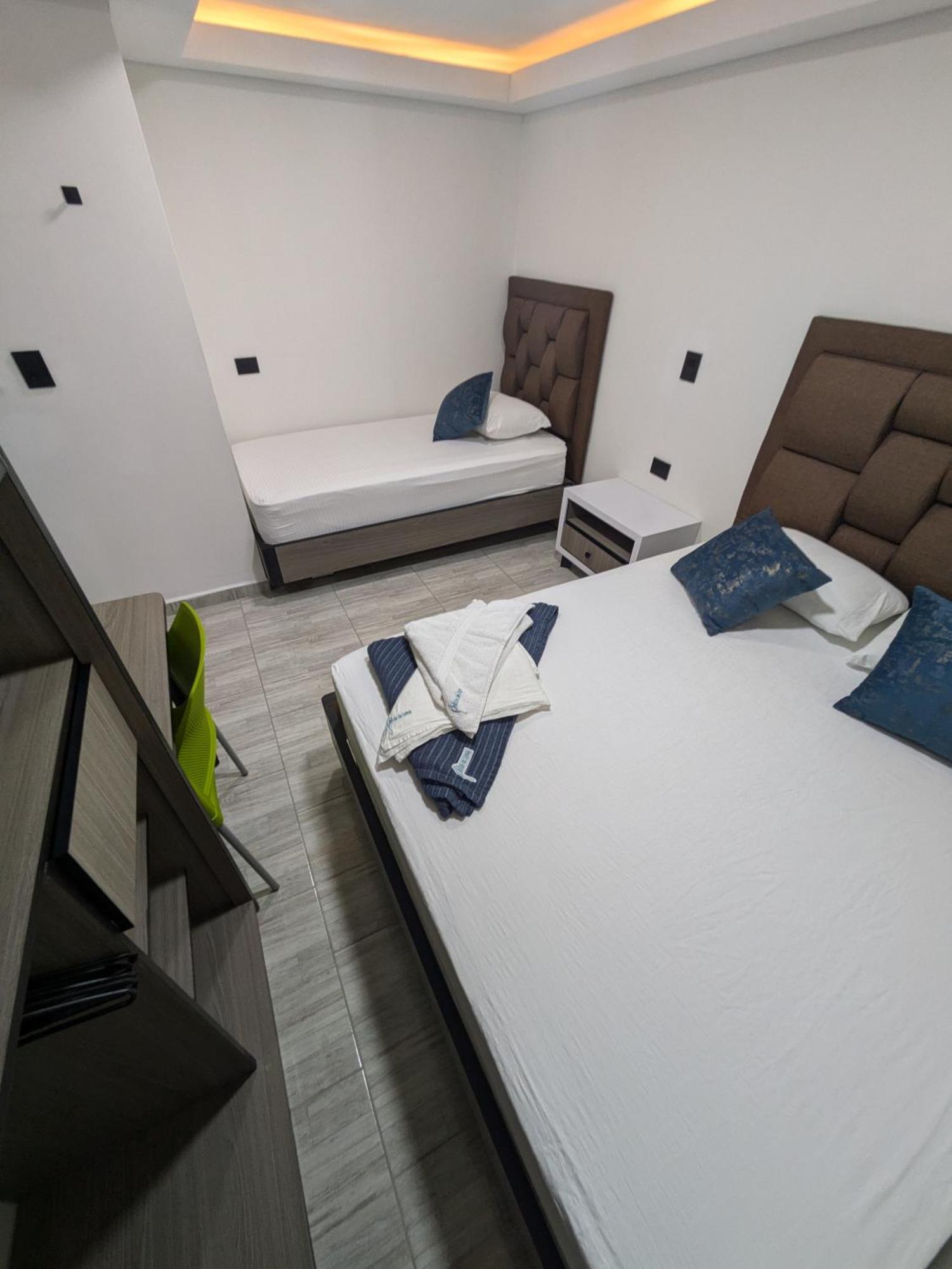 Hostel Boutique Nido De Loros Medellín Buitenkant foto
